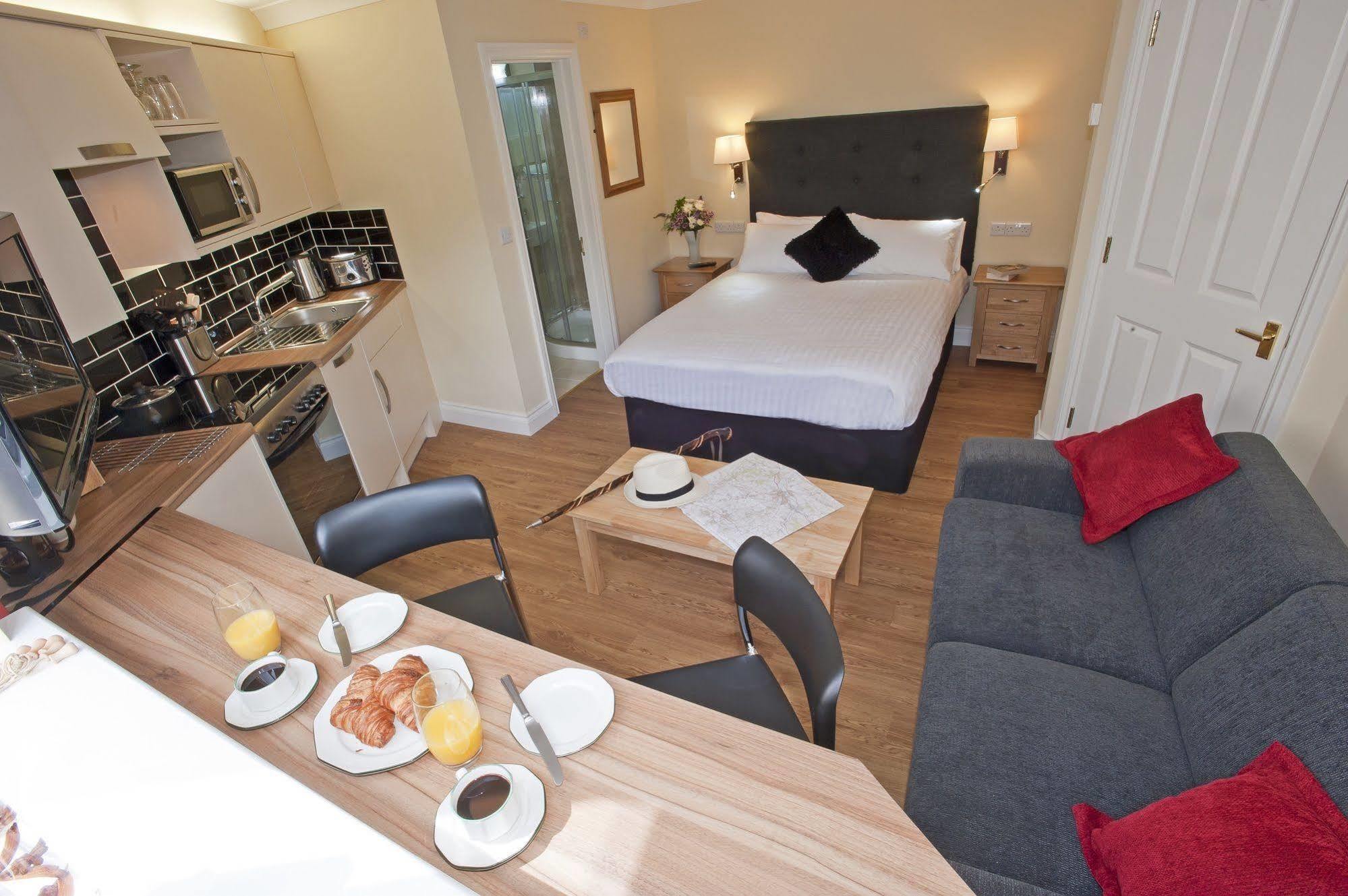 Peartree Serviced Apartments Salisbury Exteriér fotografie