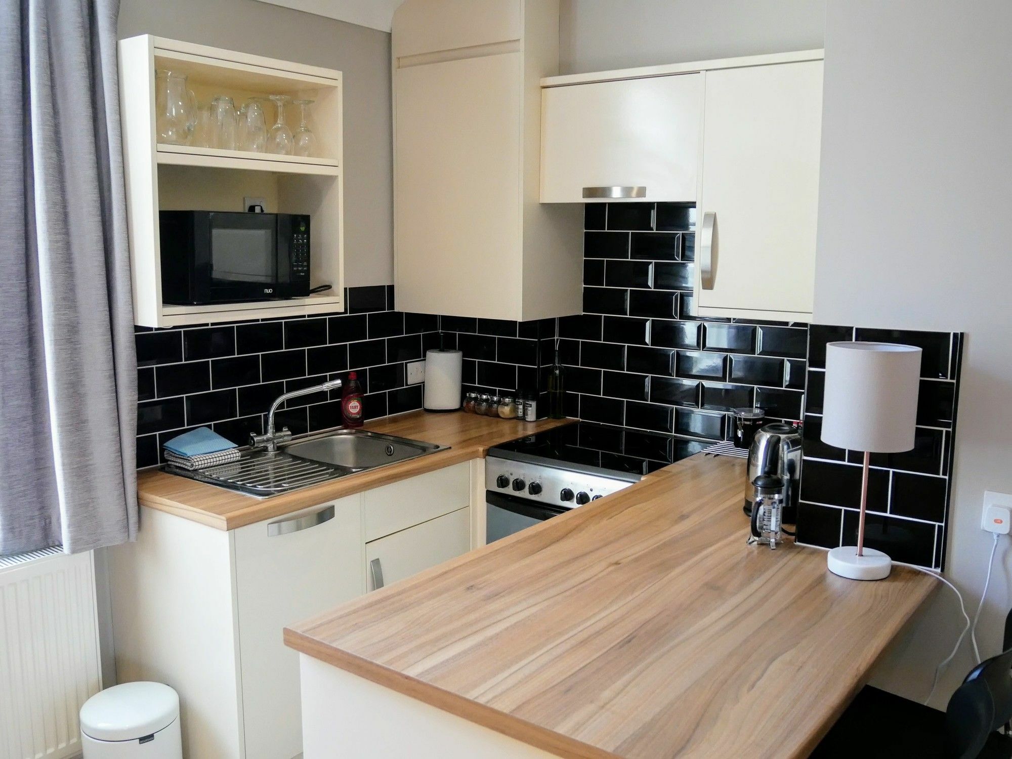 Peartree Serviced Apartments Salisbury Exteriér fotografie